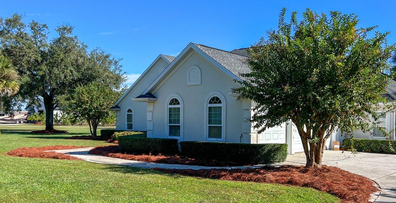 Five Landscaping Uses for Pine Straw